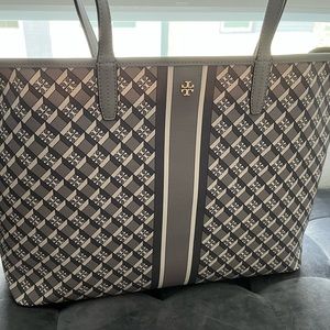 Tory Burch large geo logo tote NWOT